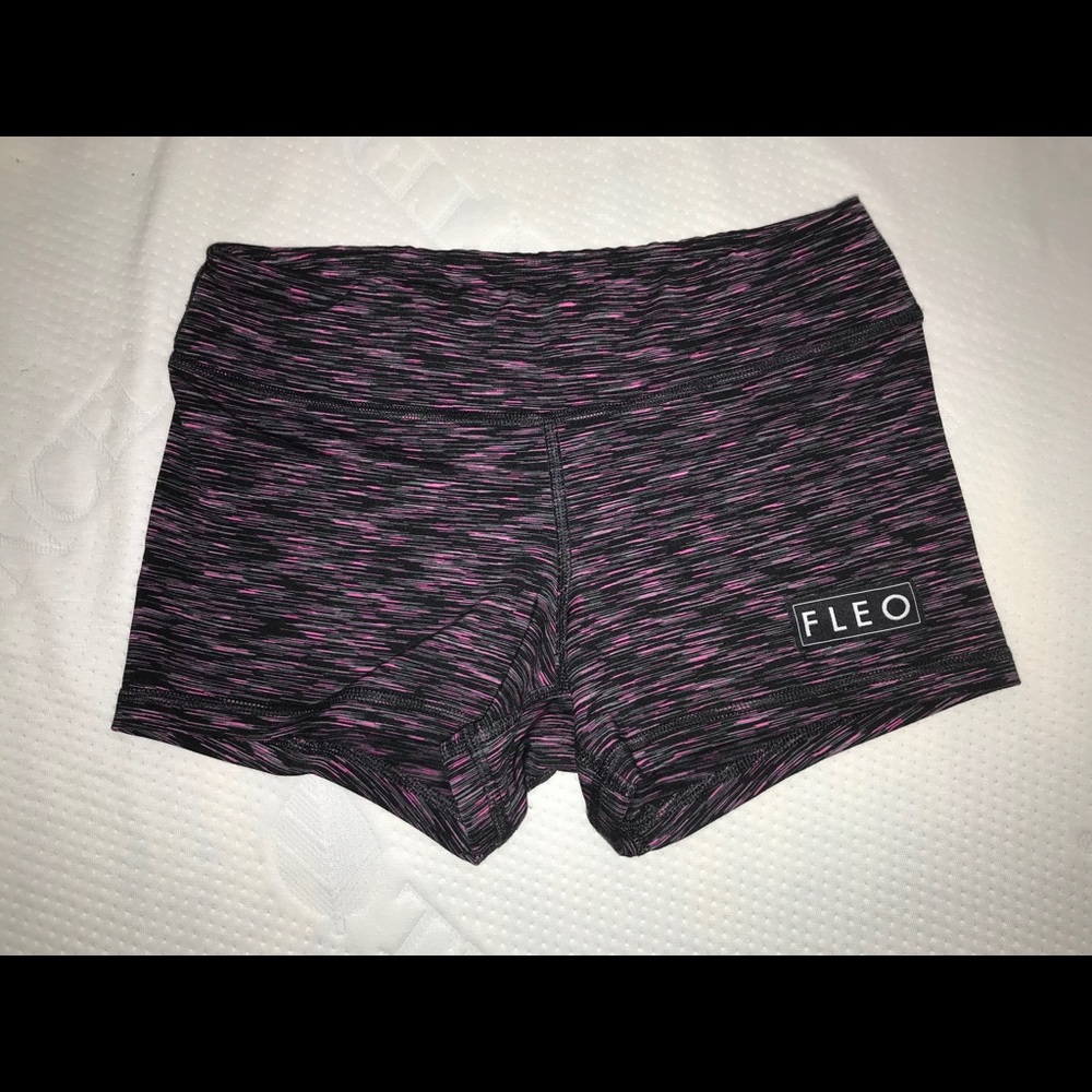 Black and Pink Fleos